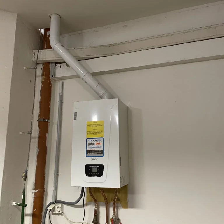 Plynový nástěnný kotel pro ohřev vody