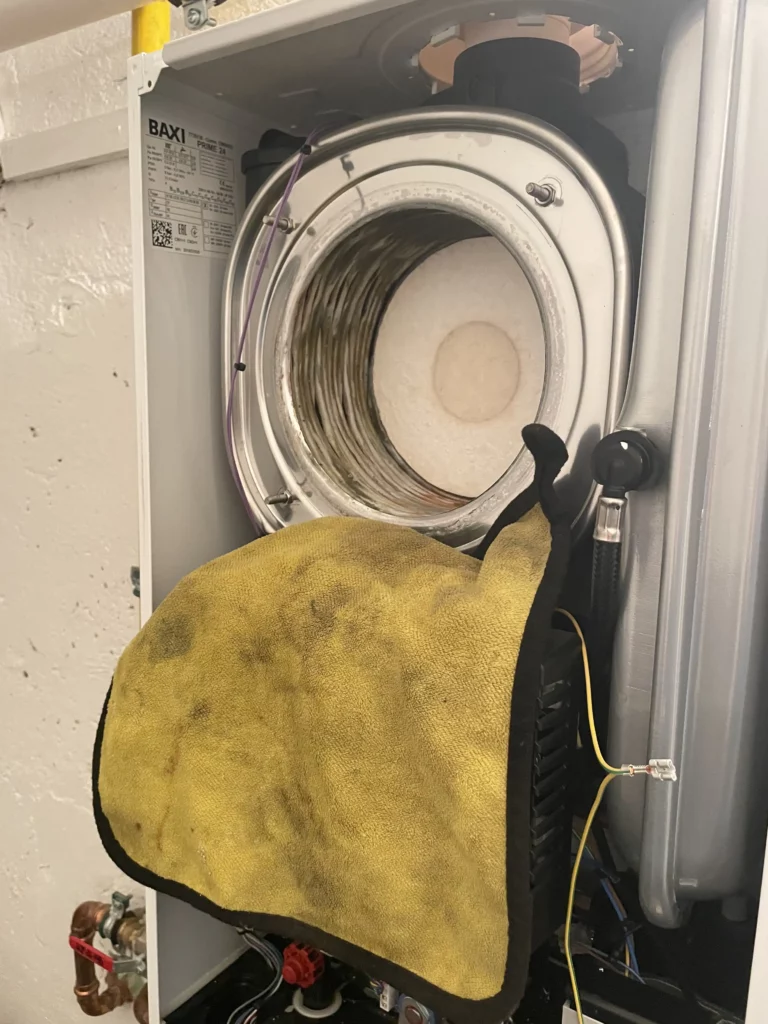 Čištění hořáku uvnitř plynového kotle